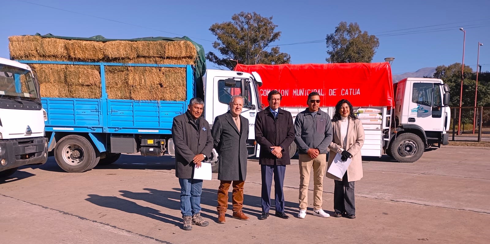 EN UN ESFUERZO ARTICULADO, SE ENTREGARON FORRAJES Y LEÑA, PARA LA COMUNIDAD DE CATUA.