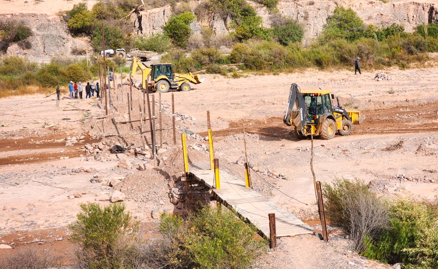 AVANZA LA EXTENSIÓN DEL PUENTE PEATONAL “DE LOS PEREGRINOS”, EN TUNALITO.