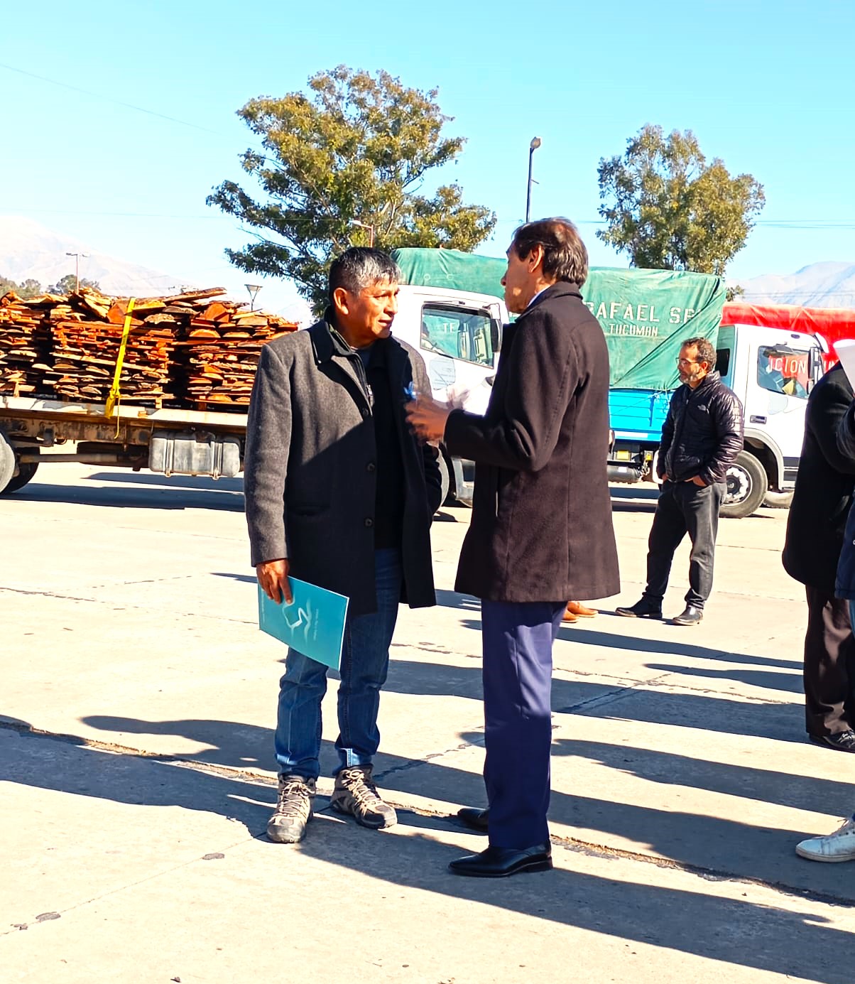 EN UN ESFUERZO ARTICULADO, SE ENTREGARON FORRAJES Y LEÑA, PARA LA COMUNIDAD DE CATUA.